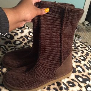 Knitted Brown Ugg Boots !